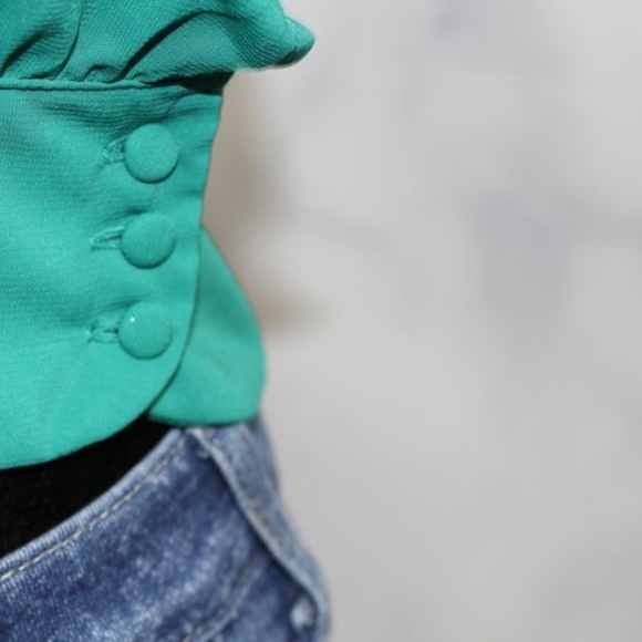 Green Top - Picture 2 of 6